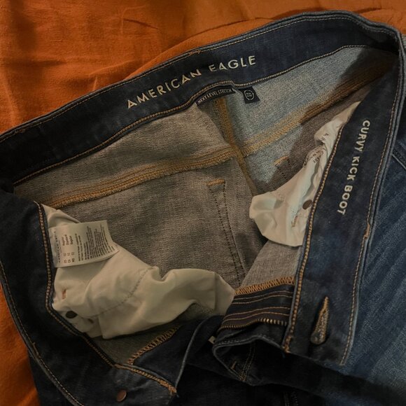 American Eagle Next Level Curvy Low-Rise Kick Bootcut Jean - Picture 4 of 4